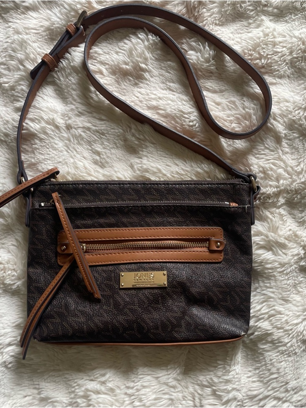 VINTAGE Jones New York Brown Crossbody Bag with Tan Trim